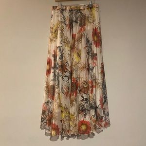 White floral maxi skirt Chicwish